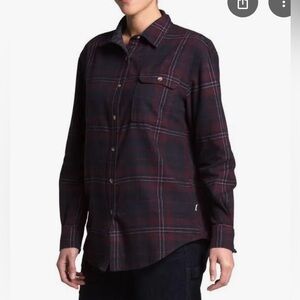The North Face Berkeley Boyfriend Plaid Button Down Shirt Purple Size M